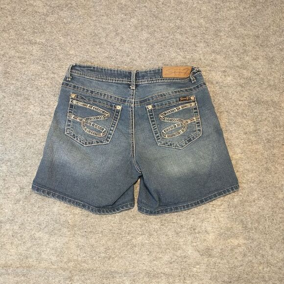 Seven 7 Women's Size 6 Distressed Denim Blue Jean Shorts Stretch Embroidered. - Picture 1 of 7